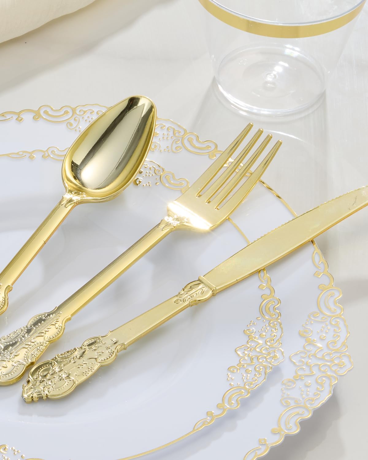 Goodluck 350 Piece Gold Plastic Dinnerware Set for 50 Guests