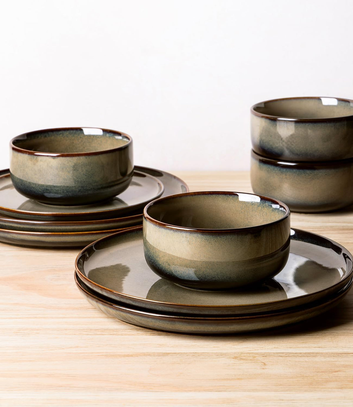 TheTerra Ceramic Dinnerware Set for 4, 12-Piece Plates and Bowls Set