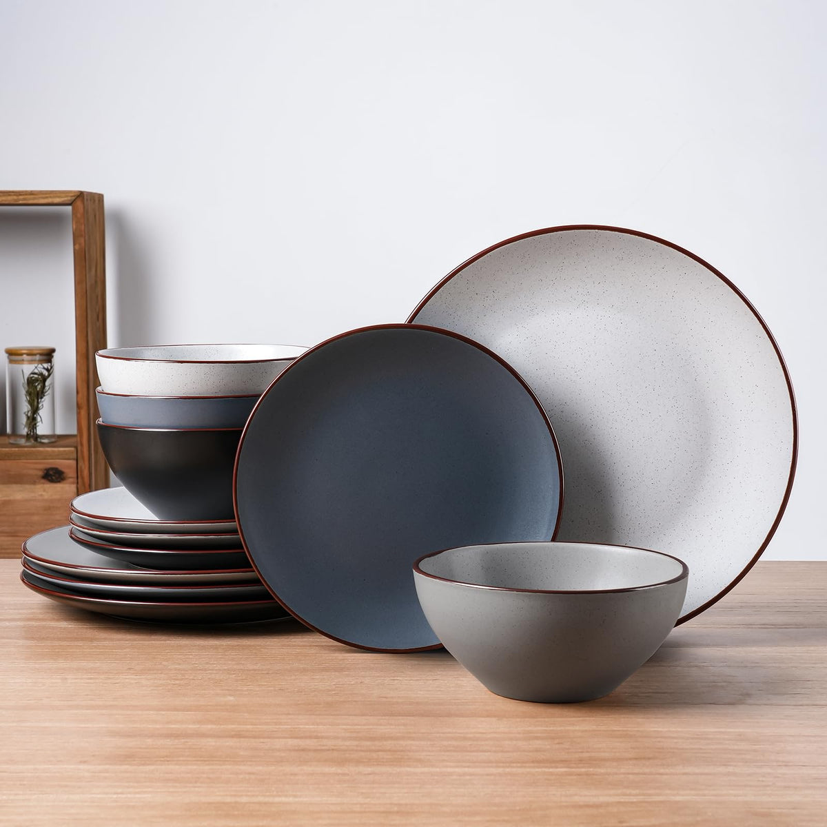 Famiware Venus Plates and Bowls Sets, 12pcs Stoneware Dinnerware Set for 4