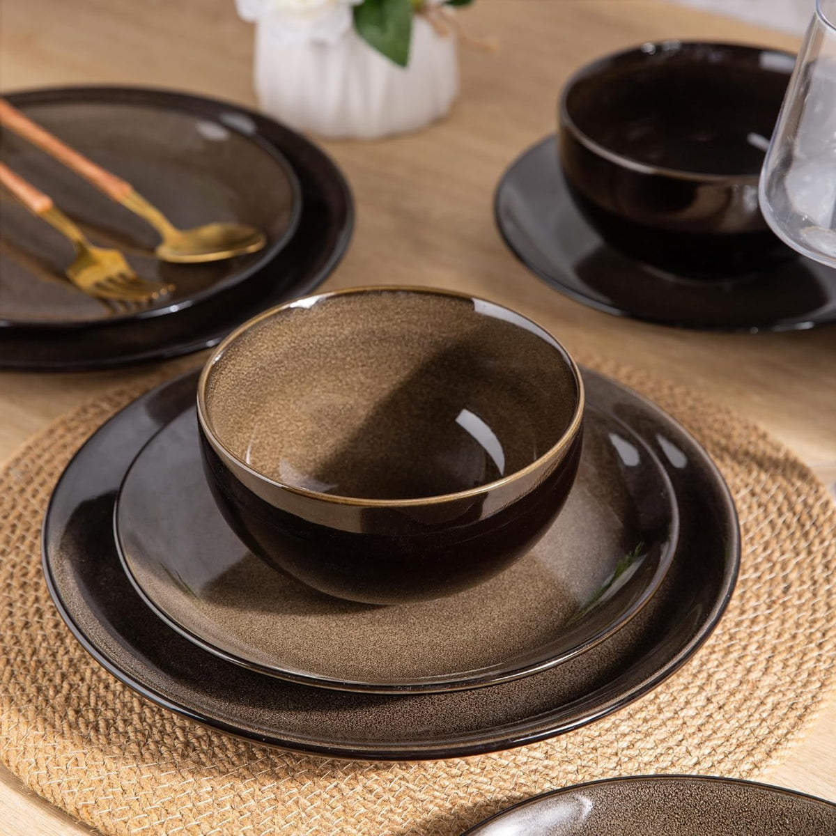 LeRatio Ceramic Dinnerware Sets for 6,18Pcs Porcelain Plates and Bowls Set