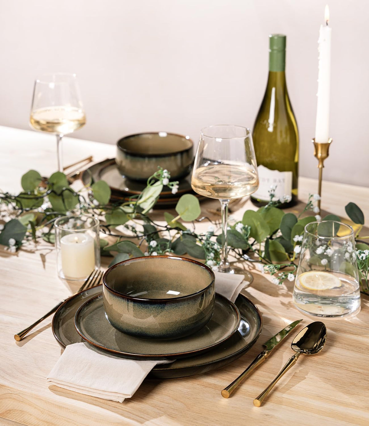 TheTerra Ceramic Dinnerware Set for 4, 12-Piece Plates and Bowls Set