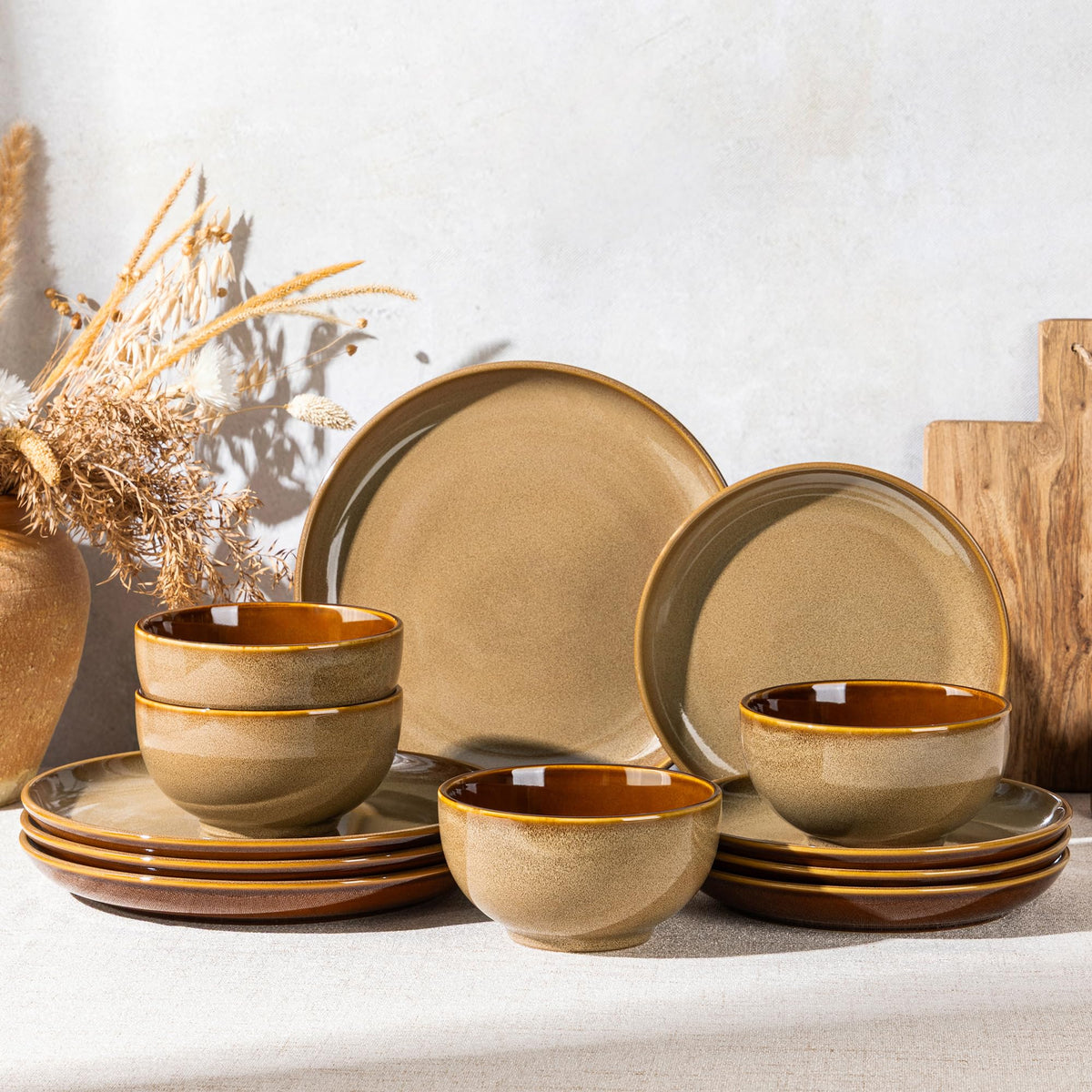 LeRatio Ceramic Dinnerware Sets for 6,18Pcs Porcelain Plates and Bowls Set