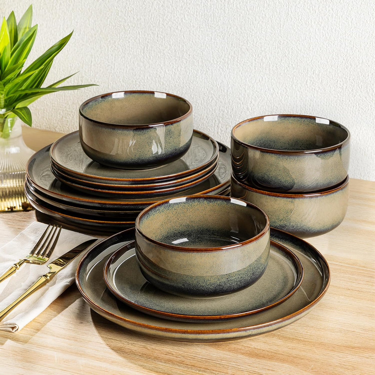 TheTerra Ceramic Dinnerware Set for 4, 12-Piece Plates and Bowls Set