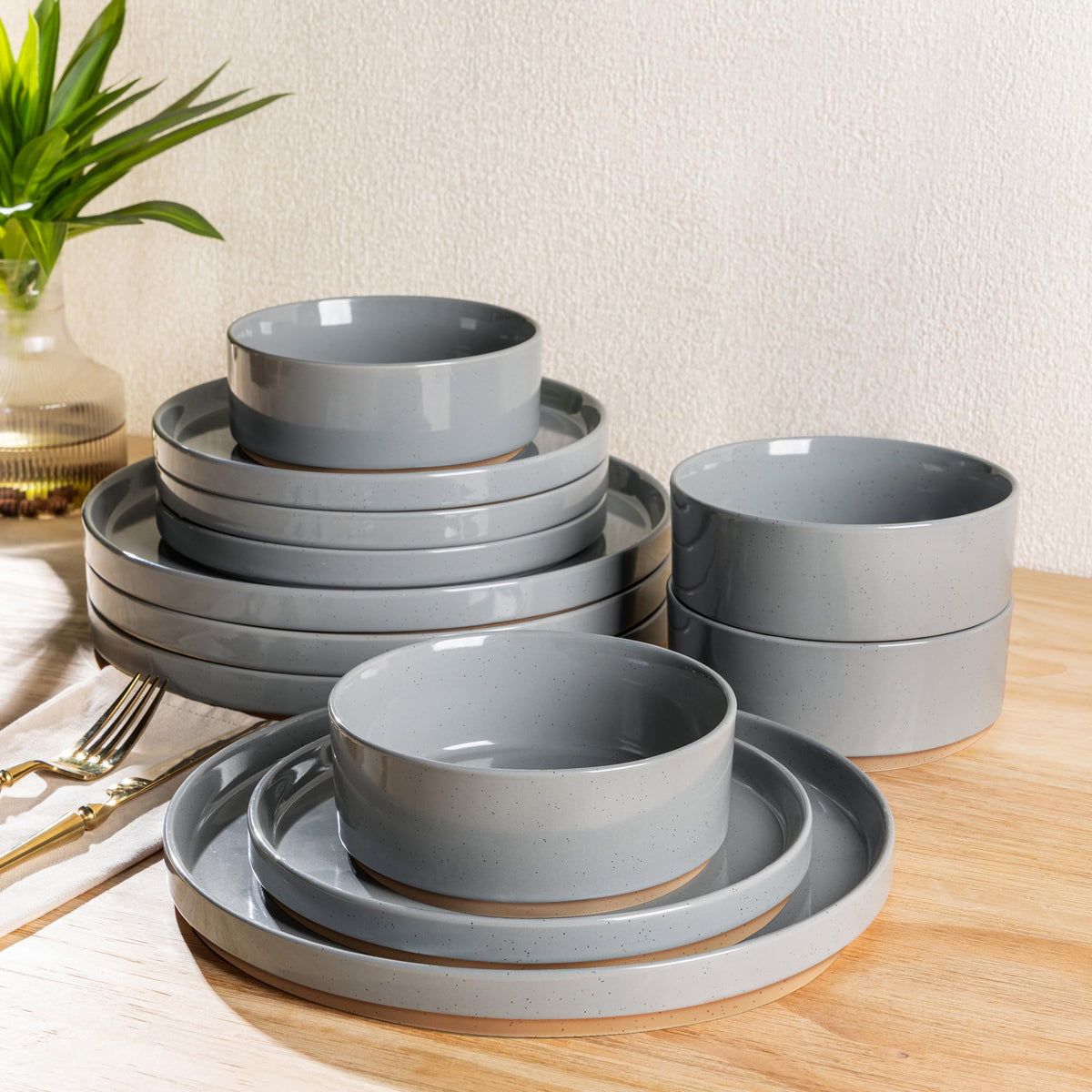 AmorArc Stoneware Dinnerware Sets for 4,12Pcs Plates and Bowls Set
