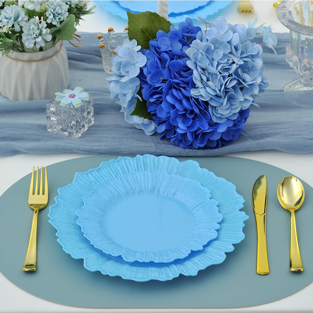 200 PCS Baroque Clear Gold Dinnerware Set for 25 Guests,Gold Rimmed Heavy Duty Plastic Disposable Plates for Party Wedding with Napkins,25Dinner Plates,Dessert Plates,Spoons,Forks,Knives,Cups