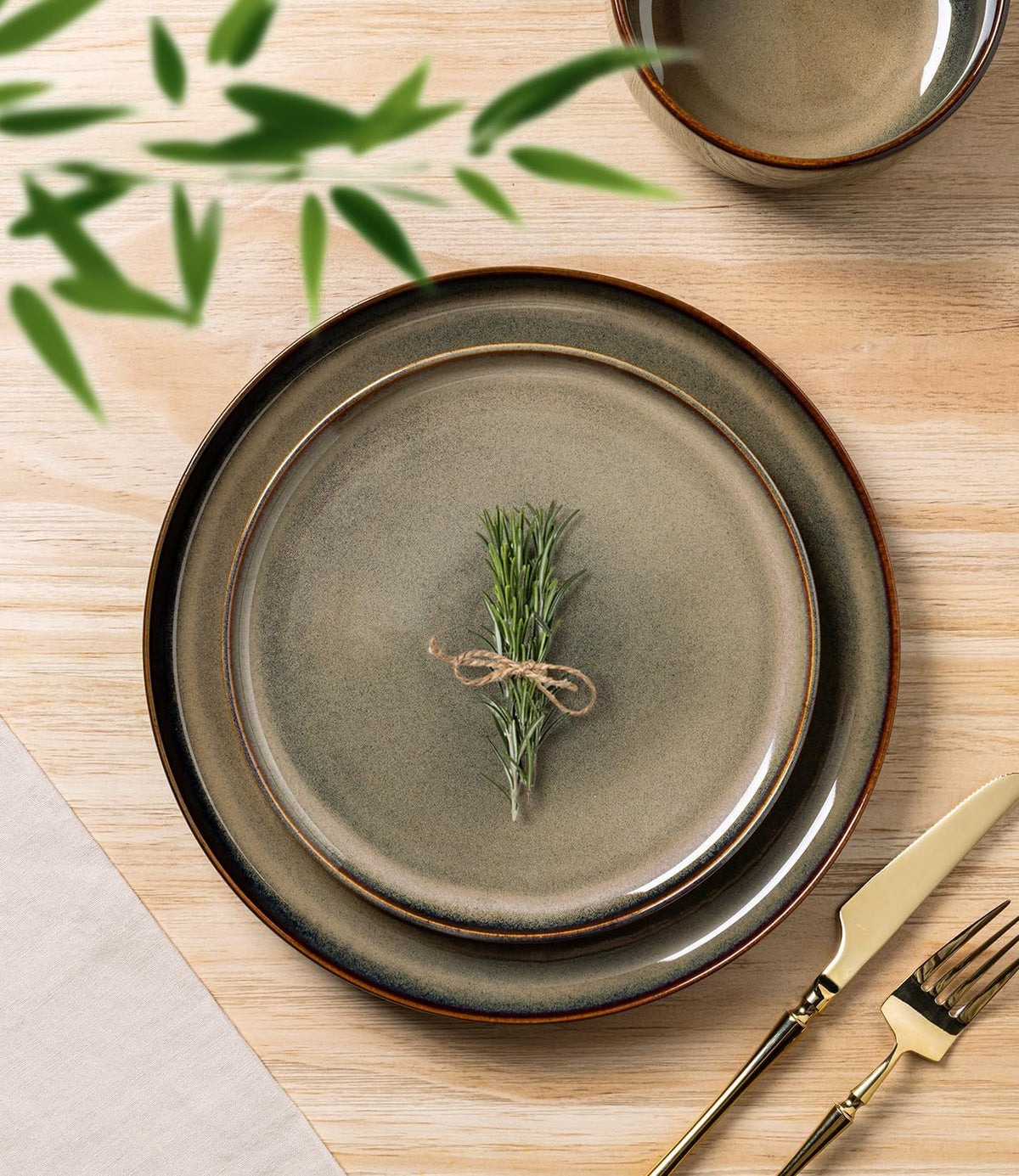 TheTerra Ceramic Dinnerware Set for 4, 12-Piece Plates and Bowls Set