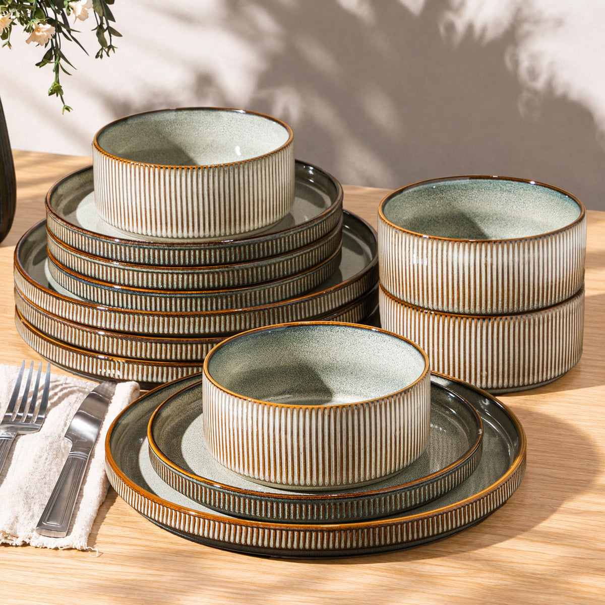 GBHOME Stoneware Dinnerware Sets for 4,12-Piece Plates and Bowls Set
