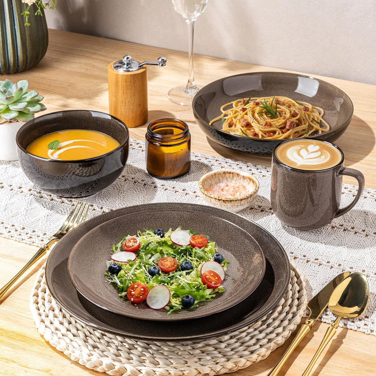 LeRatio Ceramic Dinnerware Sets for 6,18Pcs Porcelain Plates and Bowls Set